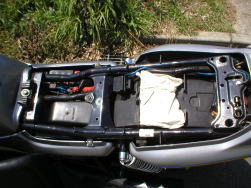 リヤまわりの、アースを取るぞ！！