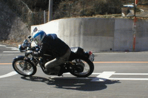 ���Ƃ́A�J���邾���I�I