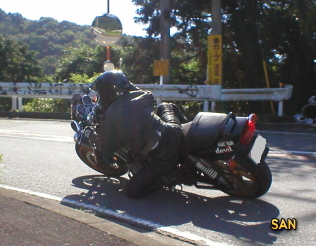 �����Ɍ������āA�s�����藈����E�E�E�E